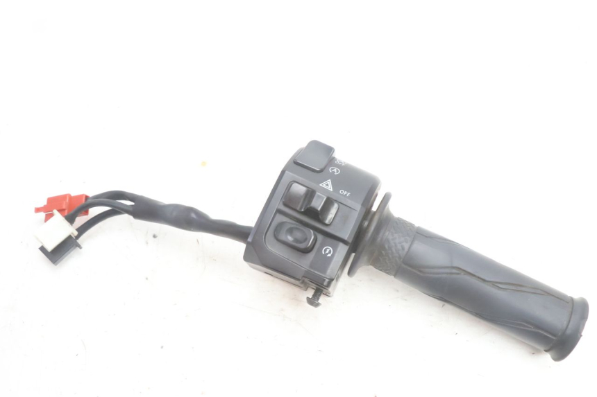 photo de RIGHT SWITCH YAMAHA N-MAX NMAX 125 (2021 - 2024) - Main view
