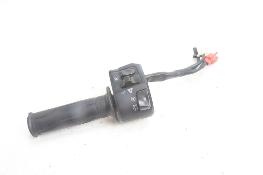 photo de RIGHT SWITCH YAMAHA N-MAX NMAX 125 (2021 - 2024) - Alternative perspective