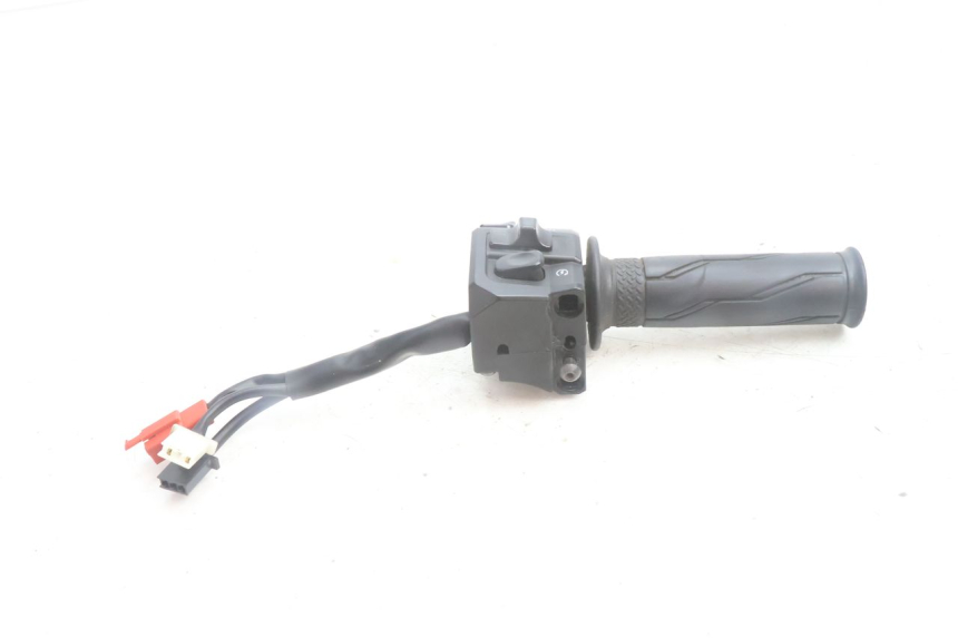photo de RIGHT SWITCH YAMAHA N-MAX NMAX 125 (2021 - 2024) - Product overview