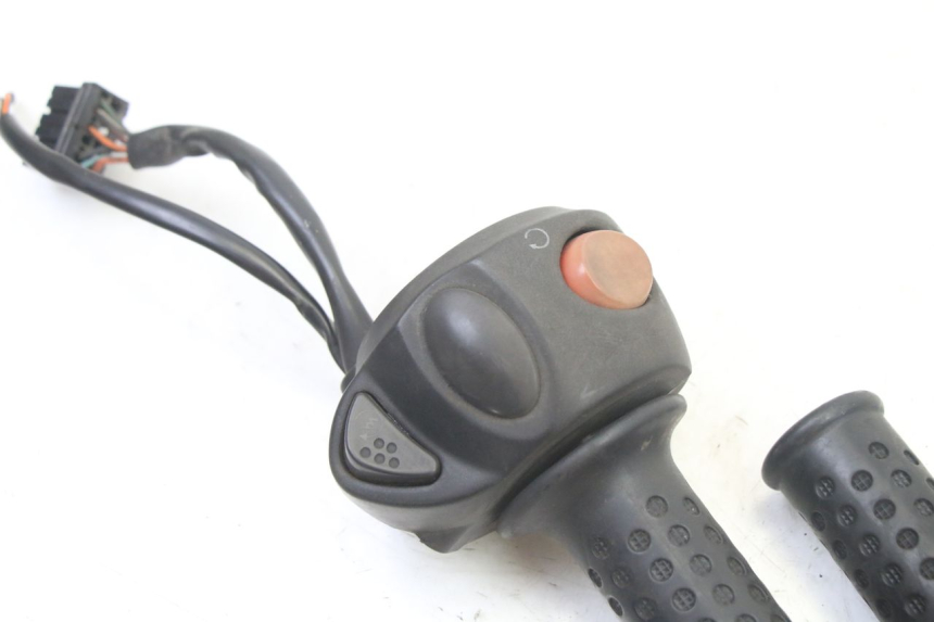 photo de RIGHT HANDLEBAR SWITCH GILERA NEXUS 125 (2009 - 2013) - Component detail