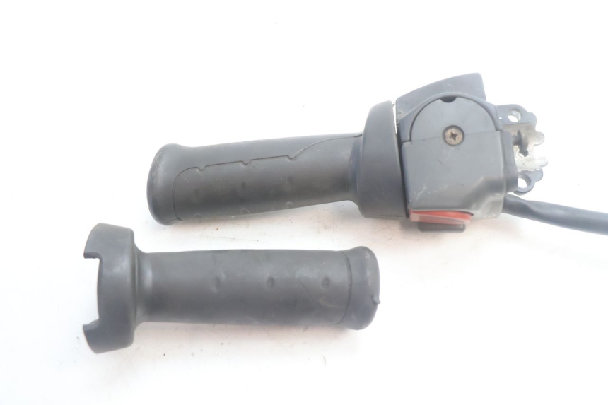 photo de RIGHT SWITCH MBK NITRO 50 (2004 - 2008) - Fixing points details