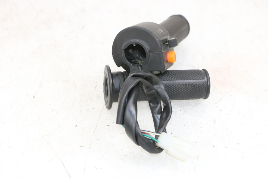 photo de RIGHT SWITCH JM MOTORS OLDIES 4T 50 (2010 - 2020) - Alternative perspective