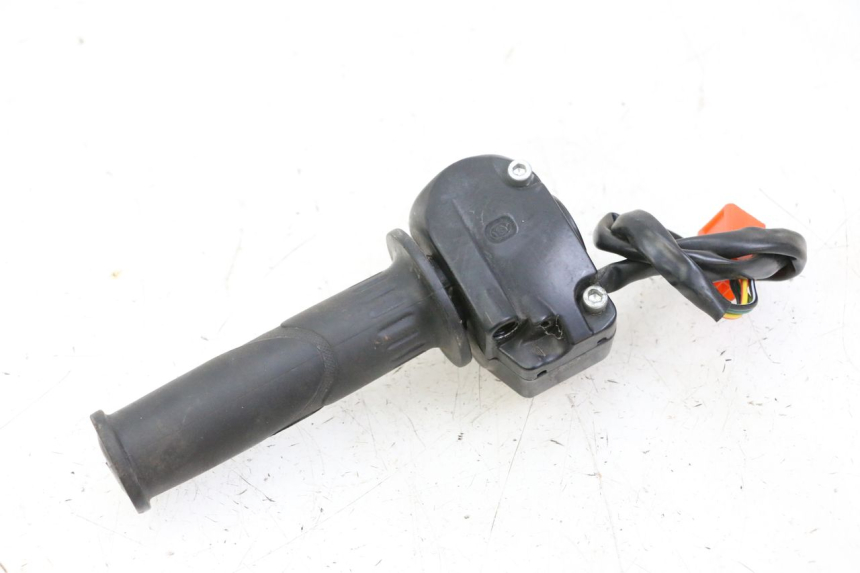 photo de RIGHT SWITCH JM MOTORS OLDIES GT 4T 50 (2018 - 2025) - Technical close-up