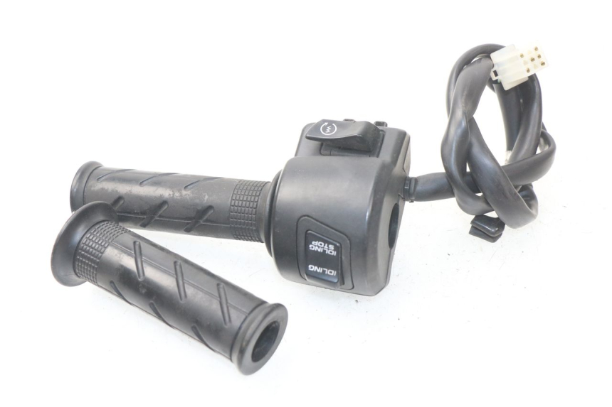 photo de RIGHT HANDLEBAR SWITCH HONDA PCX (JF47) 125 (2012 - 2013) - Alternative perspective