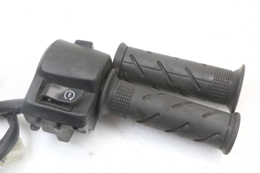 photo de RIGHT HANDLEBAR SWITCH HONDA PCX (JF47) 125 (2012 - 2013) - Component detail
