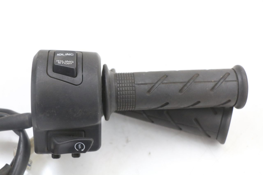 photo de RIGHT HANDLEBAR SWITCH HONDA PCX (JF47) 125 (2012 - 2013) - Alternative perspective