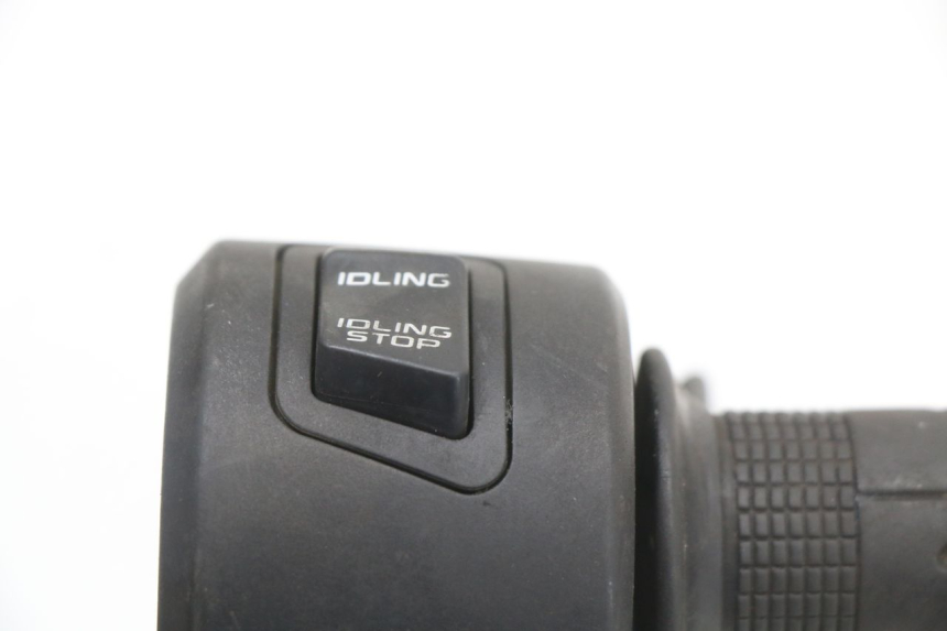 photo de RIGHT HANDLEBAR SWITCH HONDA PCX (JF47) 125 (2012 - 2013) - Technical close-up