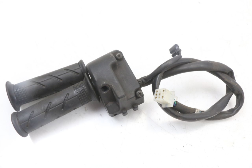 photo de RIGHT HANDLEBAR SWITCH HONDA PCX (JF47) 125 (2012 - 2013) - Fixing points details