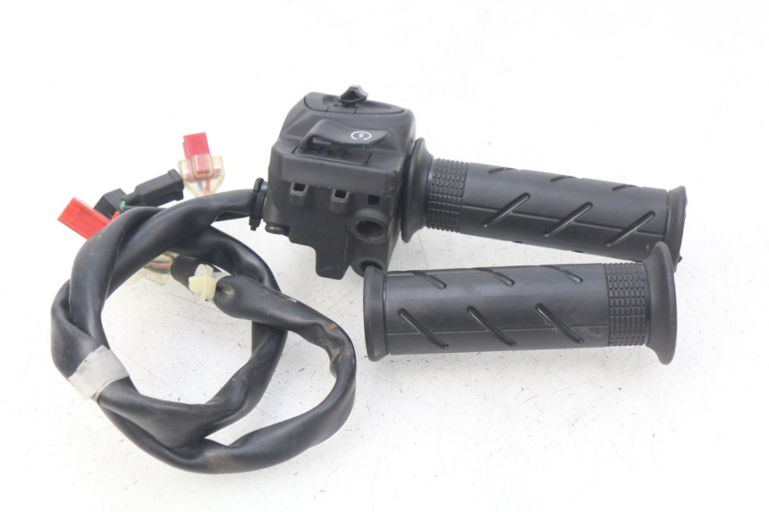 photo de RIGHT SWITCH HONDA PCX (JF57/JF64) 125 (2014 - 2018) - Surface and material condition