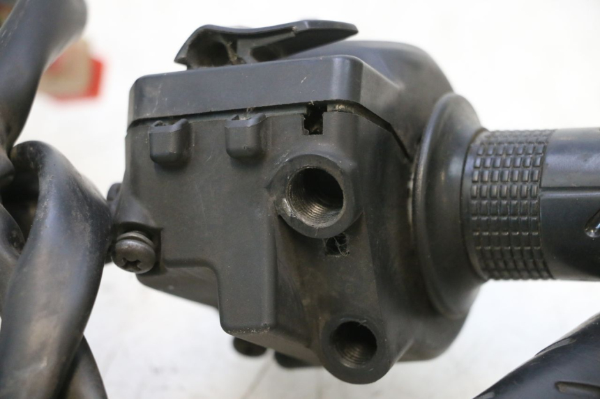 photo de RIGHT SWITCH HONDA PCX (JF57/JF64) 125 (2014 - 2018) - Surface and material condition
