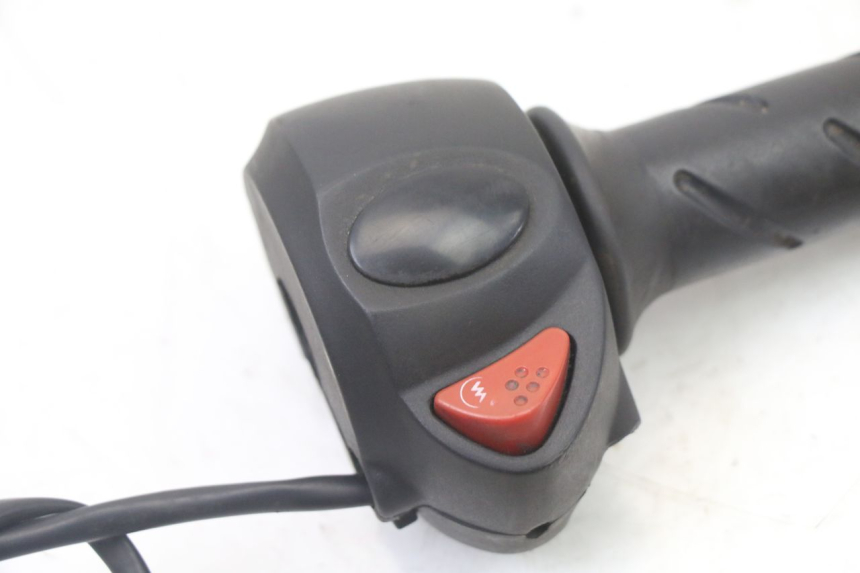 photo de RIGHT HANDLEBAR SWITCH PEUGEOT CITYSTAR 2T 50 (2018 - 2021) - Component detail