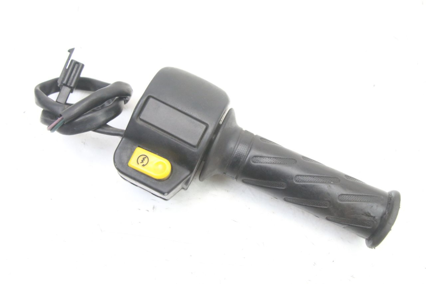 photo de RIGHT HANDLEBAR SWITCH PEUGEOT KISBEE 2T 50 (2010 - 2017) - Main view