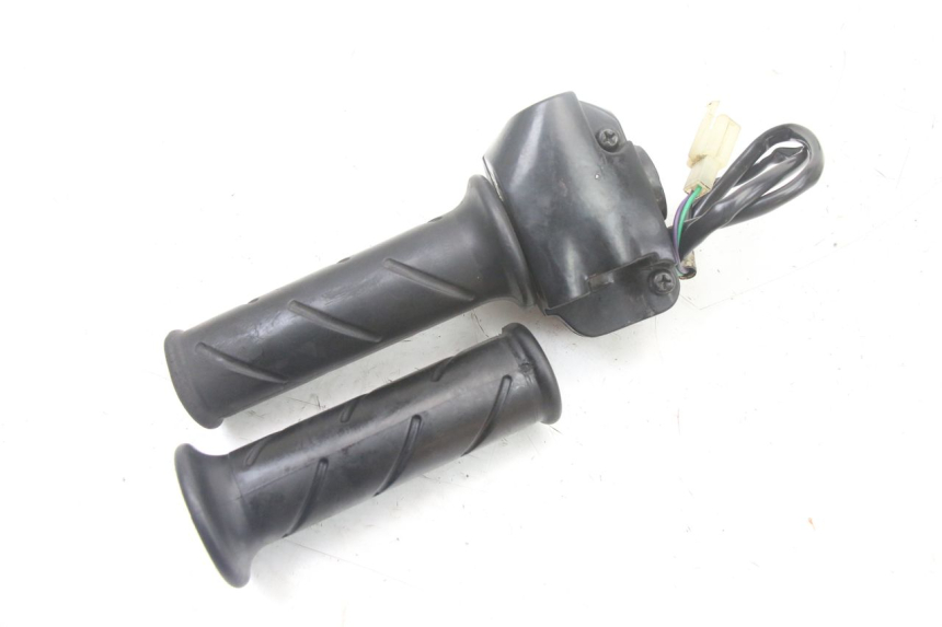 photo de RIGHT SWITCH PEUGEOT TREKKER TKR 50 (2005 - 2014) - Technical close-up