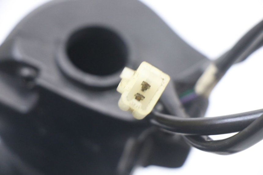 photo de RIGHT SWITCH PEUGEOT TREKKER TKR 50 (2005 - 2014) - Fixing points details