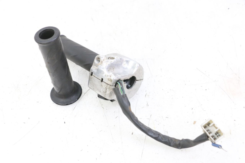 photo de RIGHT SWITCH PIAGGIO BEVERLY 125 (1998 - 2005) - Zoom on usage condition