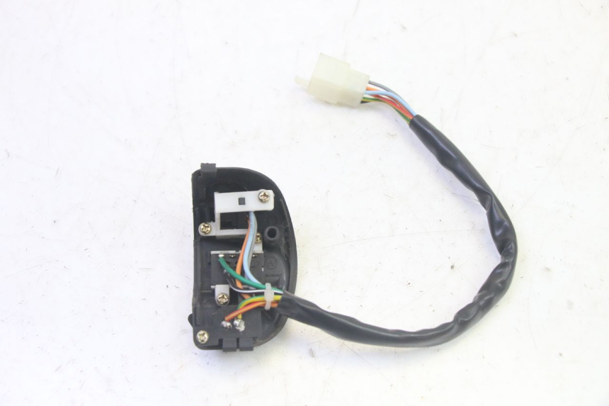 photo de RIGHT SWITCH EFUN PUSA 1 - Technical close-up