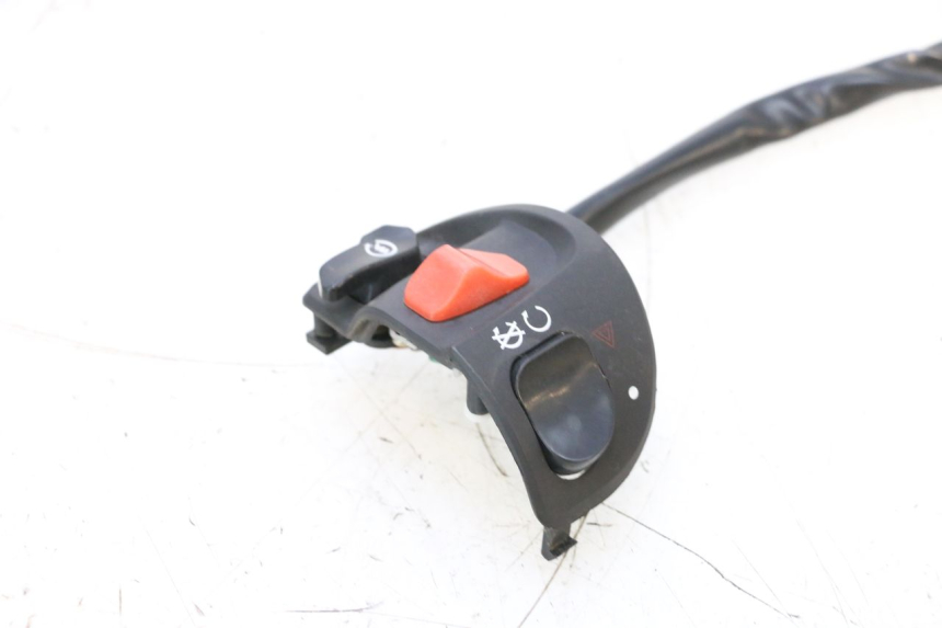 photo de RIGHT SWITCH EFUN PUSA 1 - Technical close-up