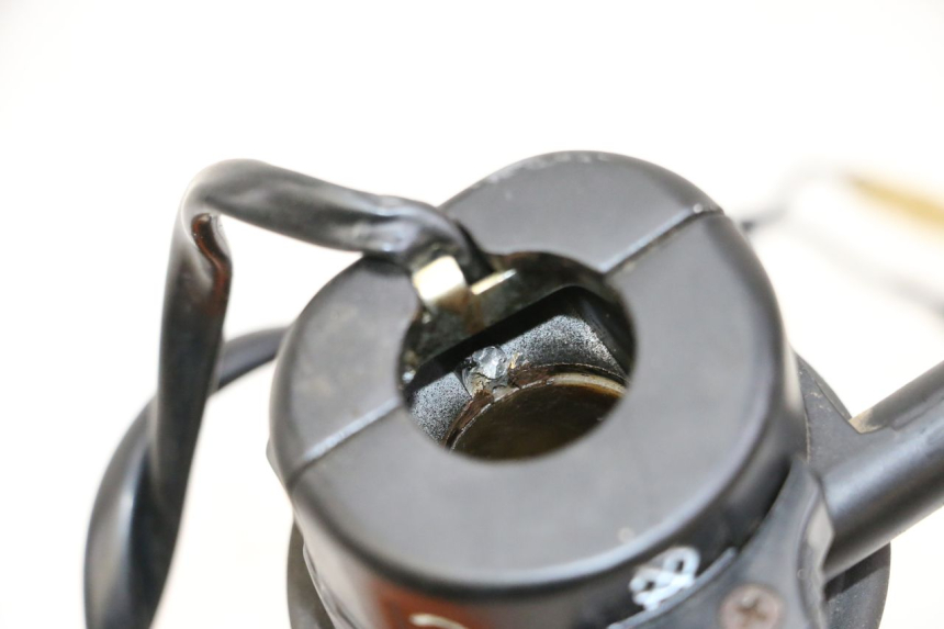 photo de RIGHT HANDLEBAR SWITCH YAMAHA PW 80 (1983 - 2014) - Alternative perspective