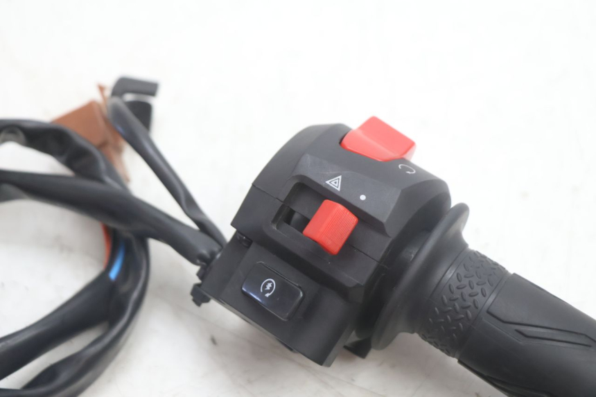 photo de RIGHT SWITCH JM MOTORS R-MAX TECH 50 (2024 - 2026) - Component detail