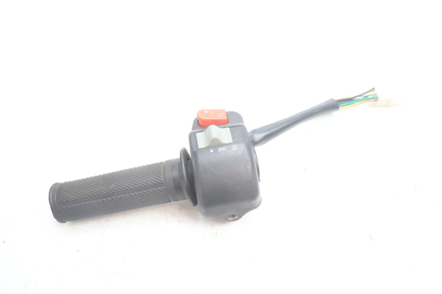 photo de RIGHT SWITCH VASTRO R-ONE 4T 50 (2014 - 2022) - Alternative perspective