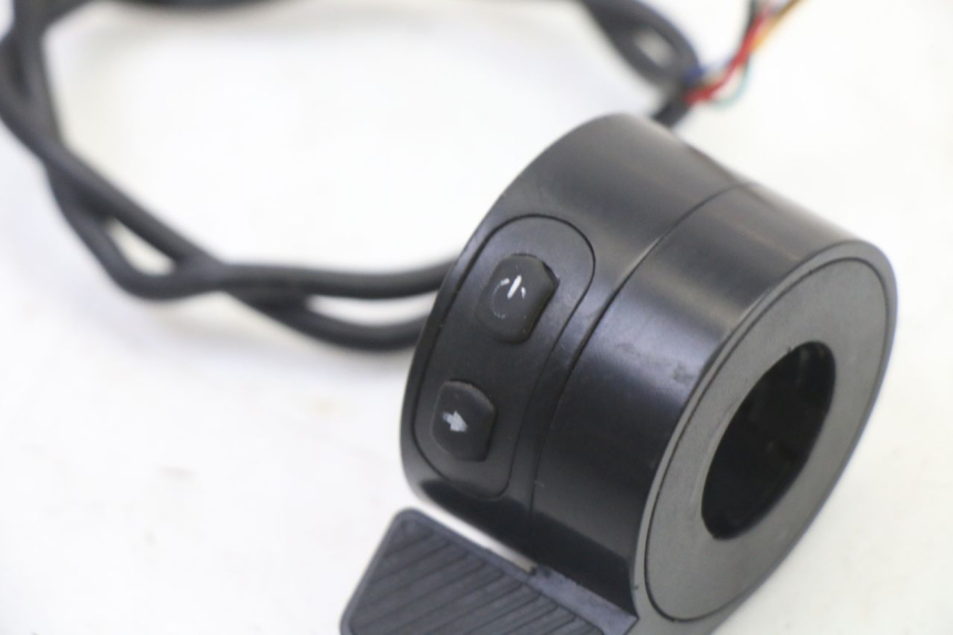 photo de RIGHT SWITCH PUNK ELECTRIC RIDER 1 - Component detail