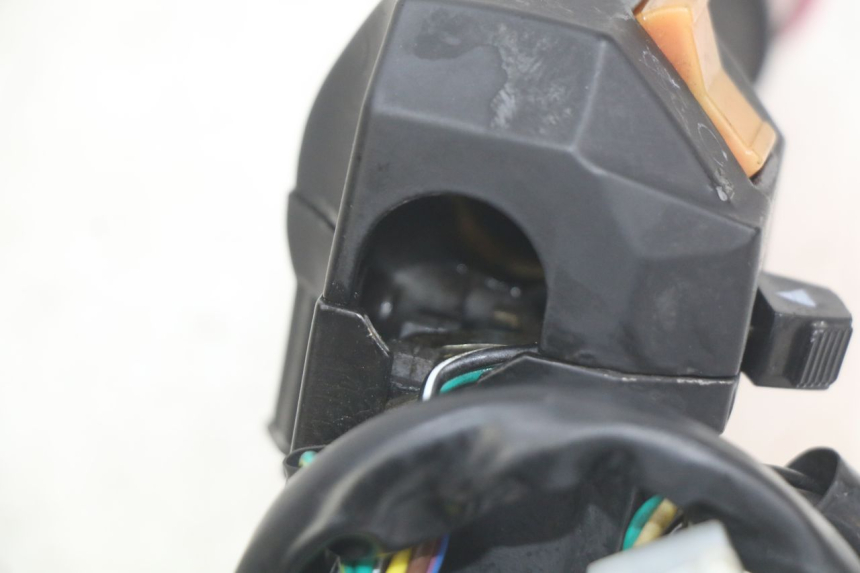 photo de RIGHT HANDLEBAR SWITCH YAMASAKI ROADSTER 50 (2013 - 2018) - Component detail