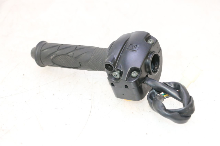 photo de RIGHT SWITCH TNT MOTOR ROMA 10' 2T 50 (2011 - 2018) - Technical close-up