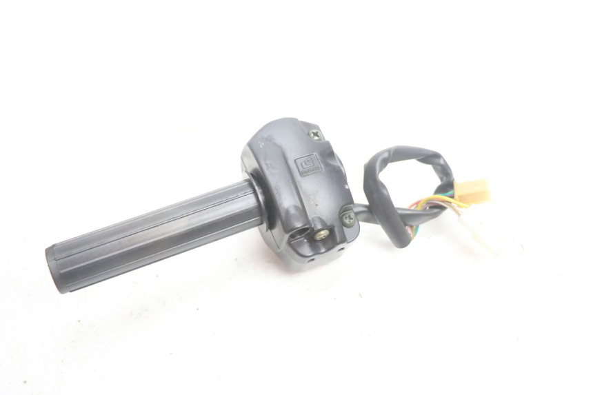 photo de RIGHT SWITCH TNT MOTOR ROMA 10' 2T 50 (2011 - 2018) - Technical close-up