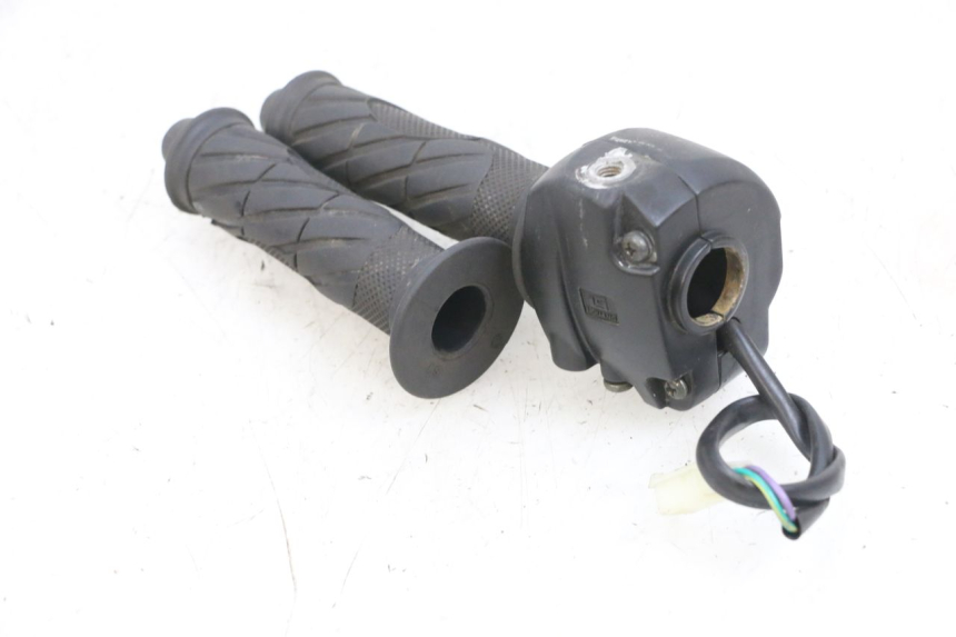 photo de RIGHT HANDLEBAR SWITCH TNT MOTOR ROMA 10' 4T 50 (2019 - 2022) - Product overview