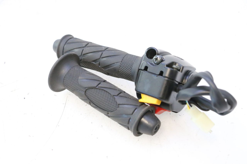 photo de RIGHT SWITCH TNT MOTOR ROMA 12' 2T 50 (2007 - 2018) - Technical close-up