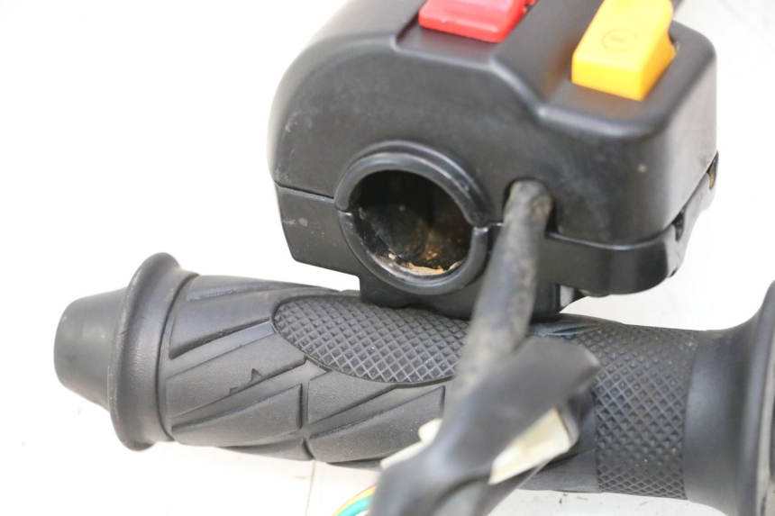 photo de RIGHT SWITCH TNT MOTOR ROMA 12' 2T 50 (2007 - 2018) - Zoom on usage condition