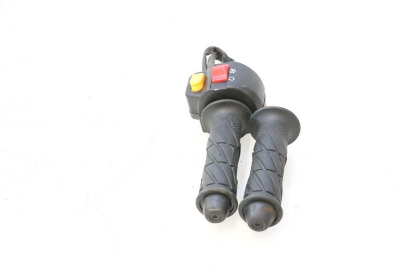 photo de RIGHT SWITCH TNT MOTOR ROMA 12' 2T 50 (2007 - 2018) - Fixing points details