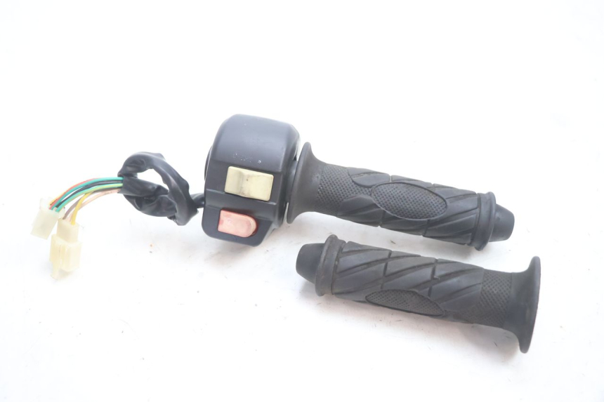 photo de RIGHT HANDLEBAR SWITCH KEEWAY RY6 2T 50 (2011 - 2019) - Main view