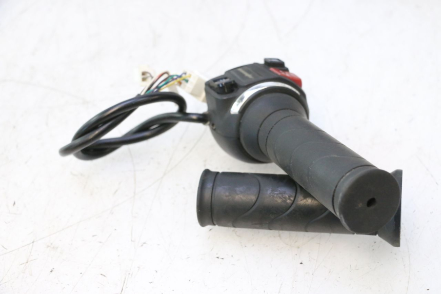 photo de RIGHT SWITCH BAIKU SAKURA 1 (2021 - 2025) - Zoom on usage condition