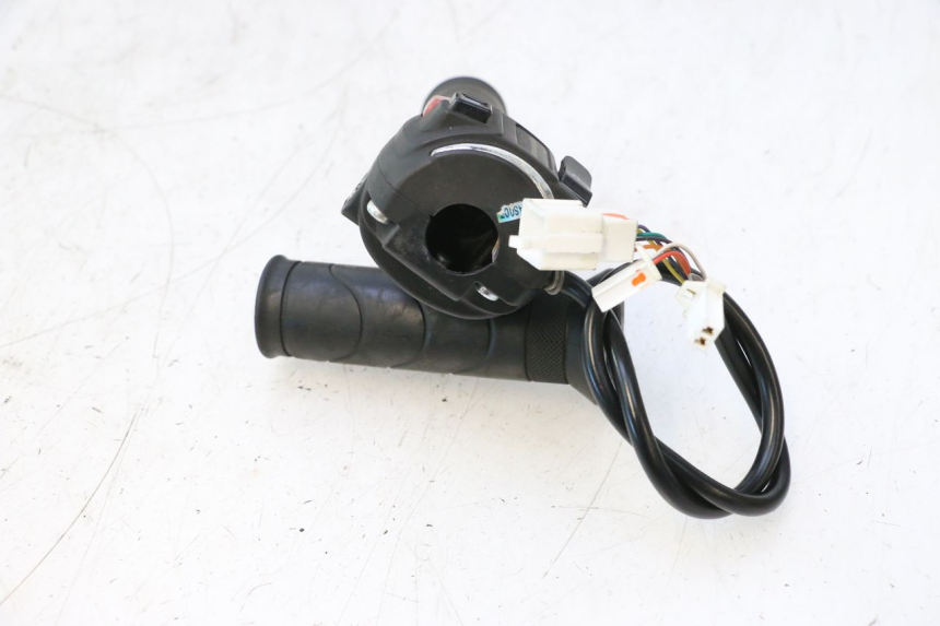 photo de RIGHT SWITCH BAIKU SAKURA 1 (2021 - 2025) - Alternative perspective