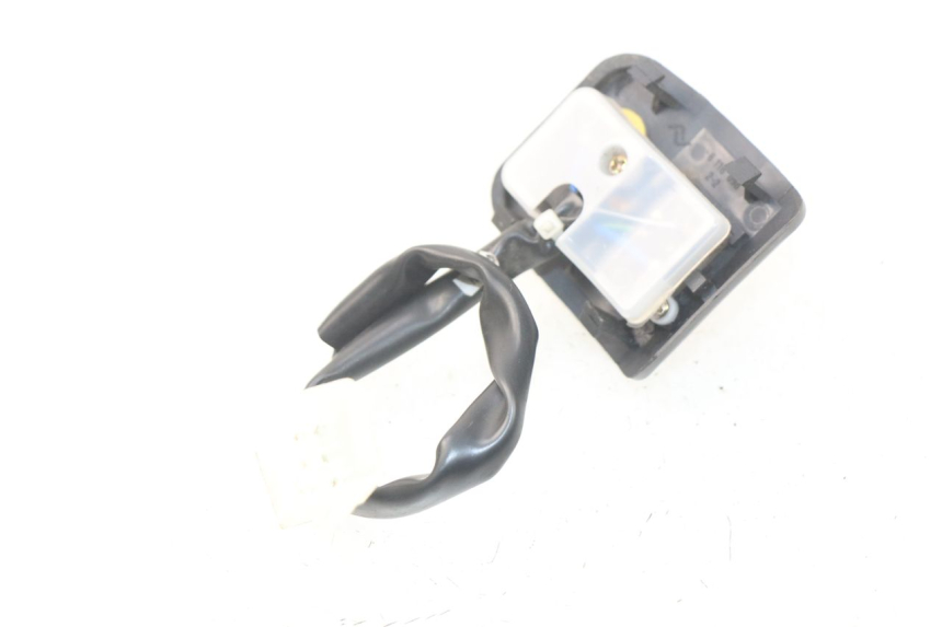 photo de RIGHT HANDLEBAR SWITCH JM MOTORS SANTANA 50 (2014 - 2023) - Zoom on usage condition