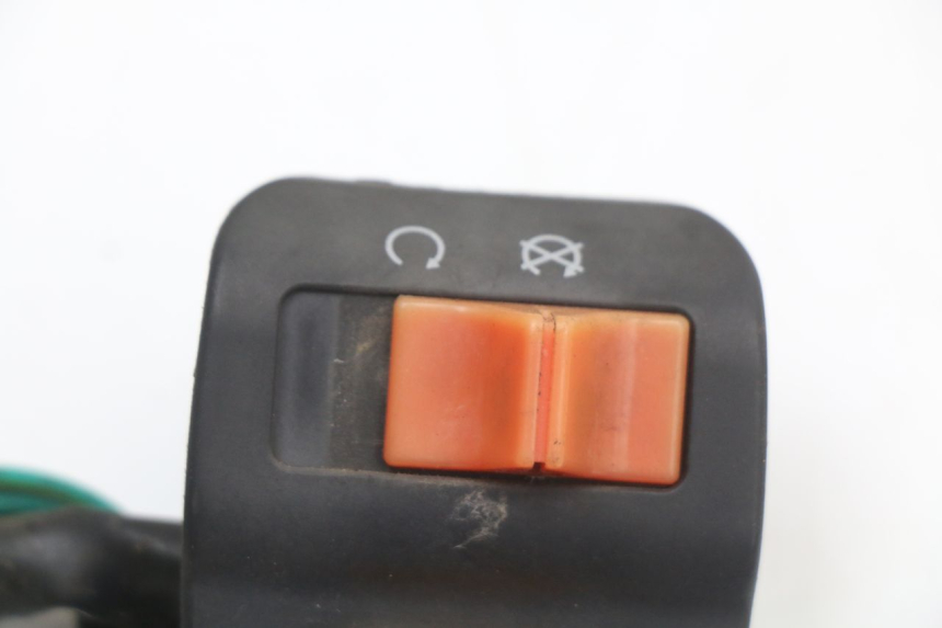 photo de RIGHT HANDLEBAR SWITCH JM MOTORS SANTANA 50 (2014 - 2023) - Zoom on usage condition