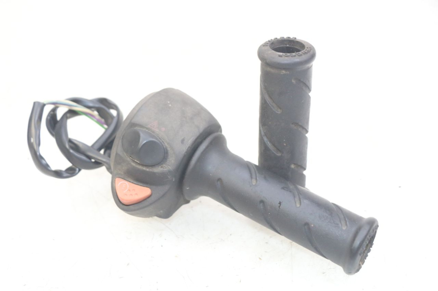 photo de RIGHT HANDLEBAR SWITCH PEUGEOT SATELIS 125 (2010 - 2012) - Main view