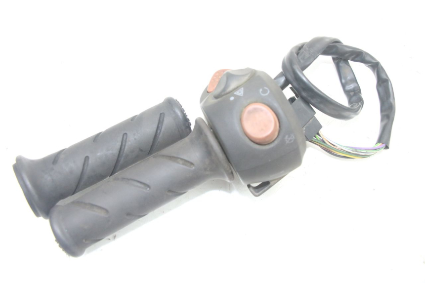 photo de RIGHT SWITCH PEUGEOT SATELIS 125 (2013 - 2018) - Alternative perspective