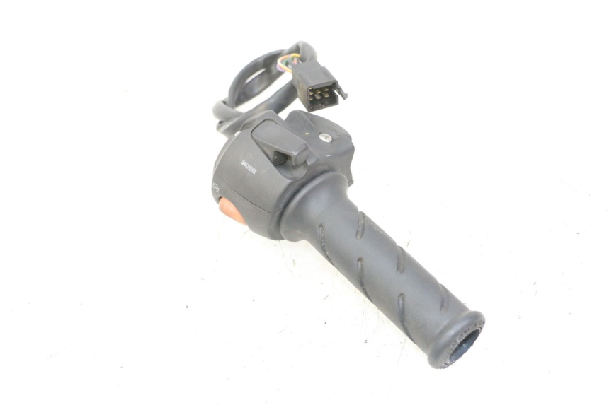 photo de RIGHT SWITCH PEUGEOT SATELIS 125 (2013 - 2018) - Component detail