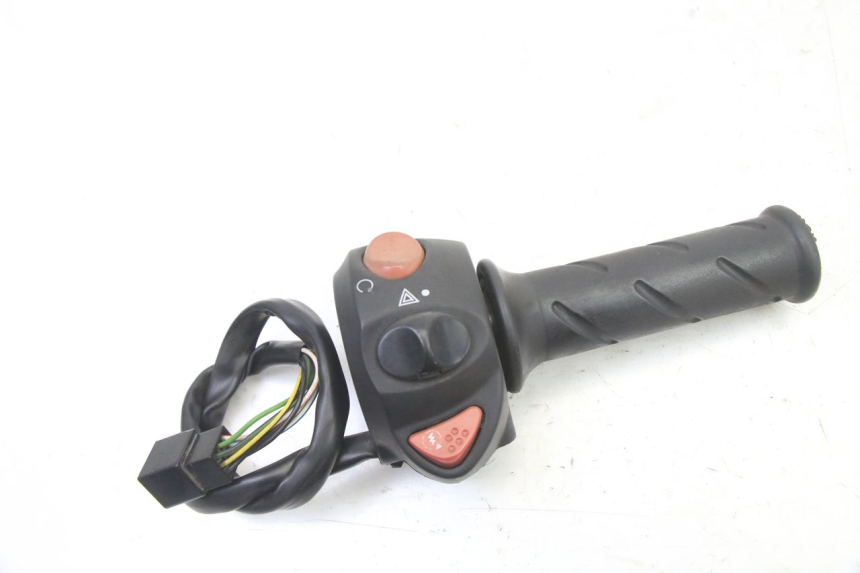 photo de RIGHT SWITCH PEUGEOT SATELIS 125 (2013 - 2018) - Main view