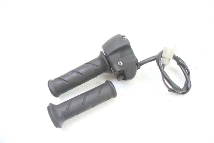 photo de RIGHT SWITCH PEUGEOT SATELIS 250 (2006 - 2012) - Alternative perspective