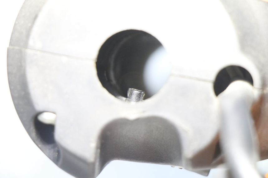 photo de RIGHT SWITCH PEUGEOT SATELIS 250 (2006 - 2012) - Technical close-up