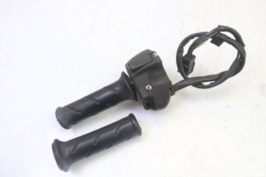 photo de RIGHT SWITCH PEUGEOT SATELIS 125 (2013 - 2018) - Product overview