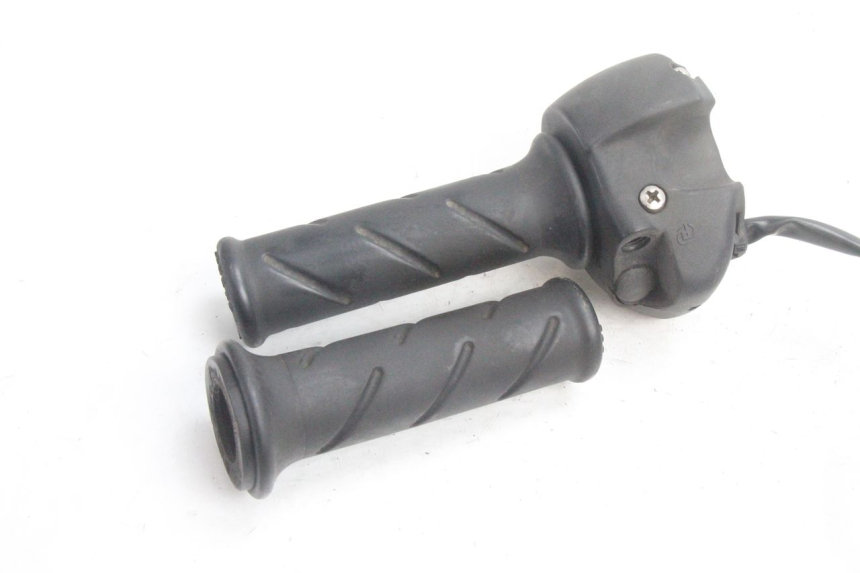 photo de RIGHT HANDLEBAR SWITCH PEUGEOT SATELIS 125 (2006 - 2009) - Technical close-up