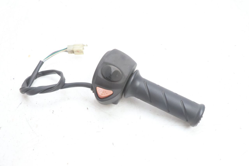 photo de RIGHT HANDLEBAR SWITCH PEUGEOT SATELIS 125 (2006 - 2009) - Main view
