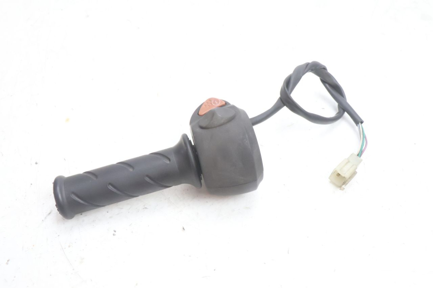 photo de RIGHT HANDLEBAR SWITCH PEUGEOT SATELIS 125 (2006 - 2009) - Technical close-up