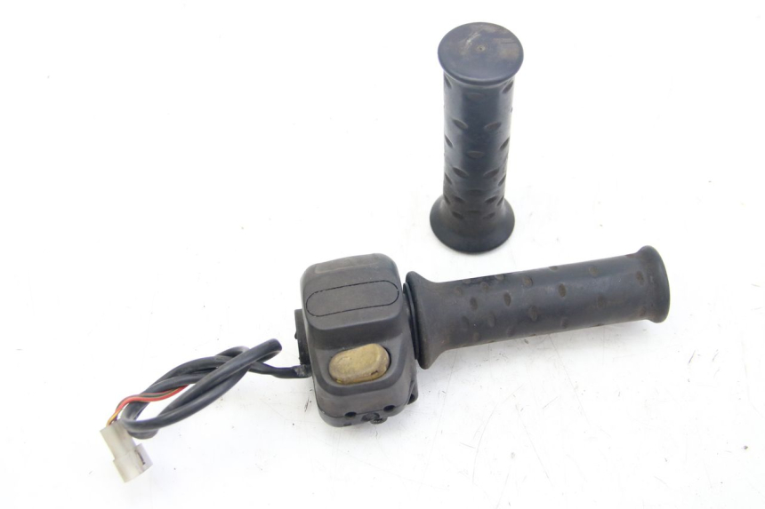 photo de RIGHT HANDLEBAR SWITCH APRILIA SCARABEO 4T 50 (2009 - 2017) - Main view