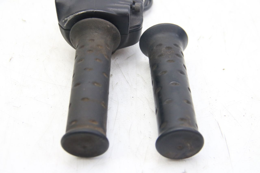 photo de RIGHT HANDLEBAR SWITCH APRILIA SCARABEO 4T 50 (2009 - 2017) - Technical close-up