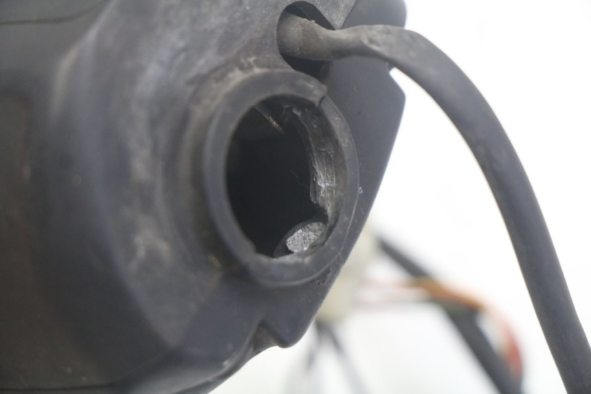 photo de RIGHT HANDLEBAR SWITCH APRILIA SCARABEO 100 (2003 - 2012) - Alternative perspective